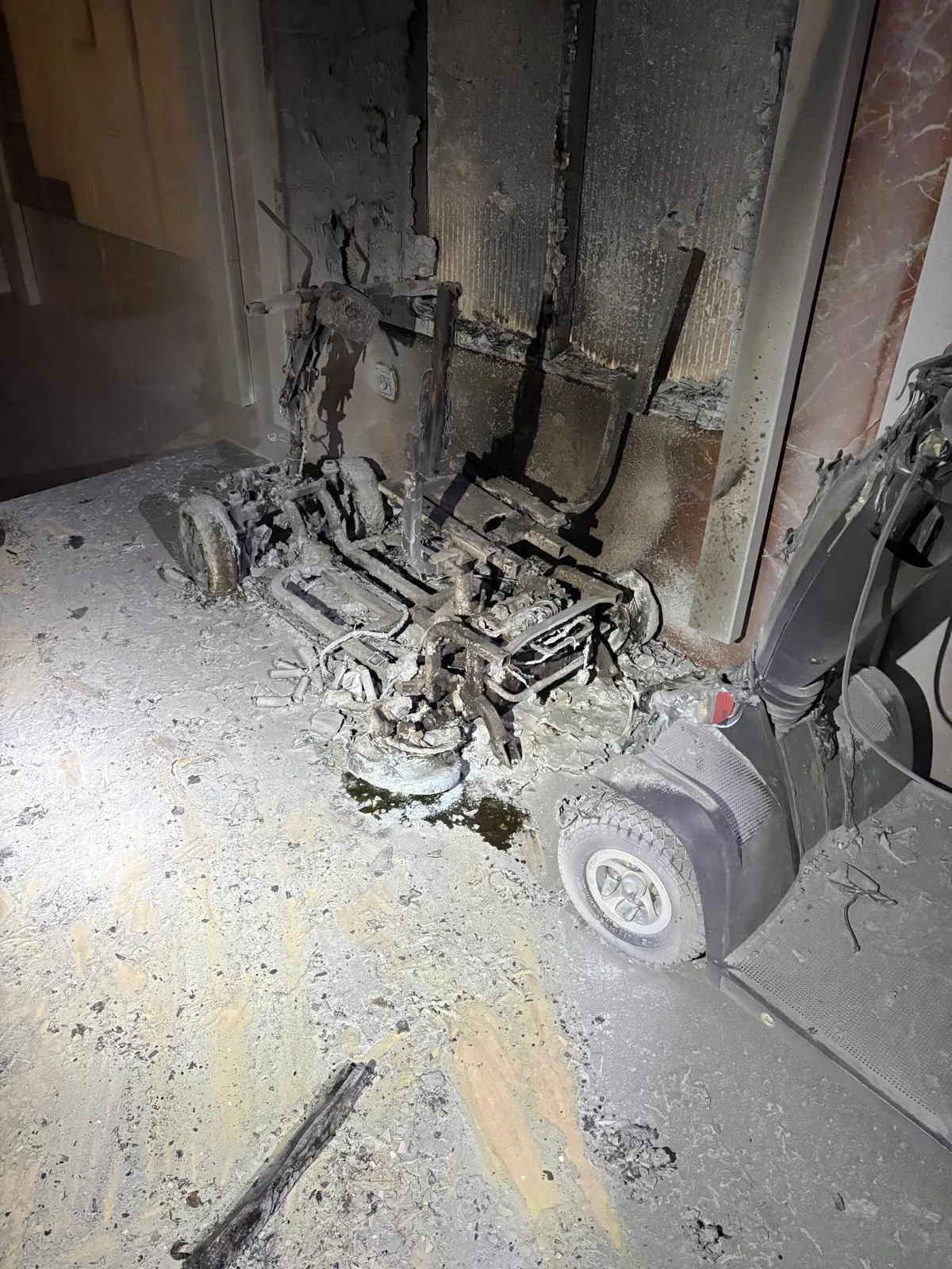 Limpieza Despues de Incendio en Barcelona (antes)